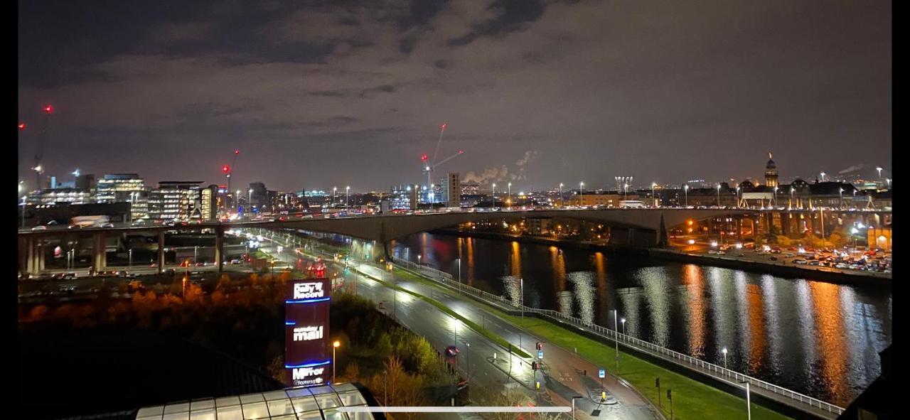The Heights - River And City View Appartement Glasgow Buitenkant foto
